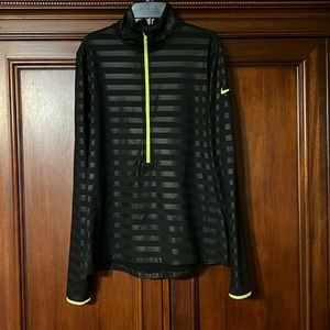Nike Pro girls pullover black size Large ‼️
